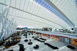 Bahnhofe und Flughafen - FERIHEGY INTERNATIONAL AIRPORT - SKY COURT TERMINAL 2