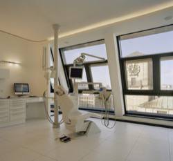 Gesundheit und Pflege  - GROSS JOHANNIS DENTAL SURGERY