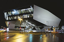 Öffentlicher Platz - Porsche Museum Stuttgart