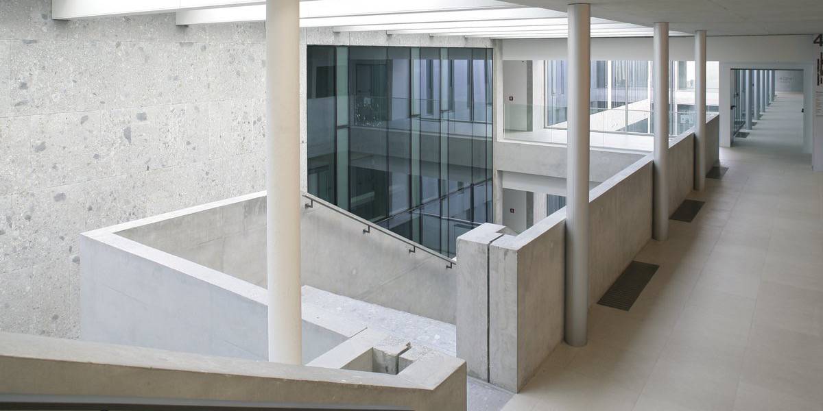 Öffentlicher Platz - BOCCONI UNIVERSITY