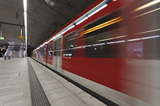 Bahnhofe und Flughafen - DEUTSCHE BAHN / S-BAHNHOF FRANKFURT GATEWAY – GARDENS