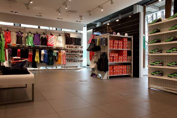 Nike Stadium Store, Deutschland | Fiandre Architectural Surfaces